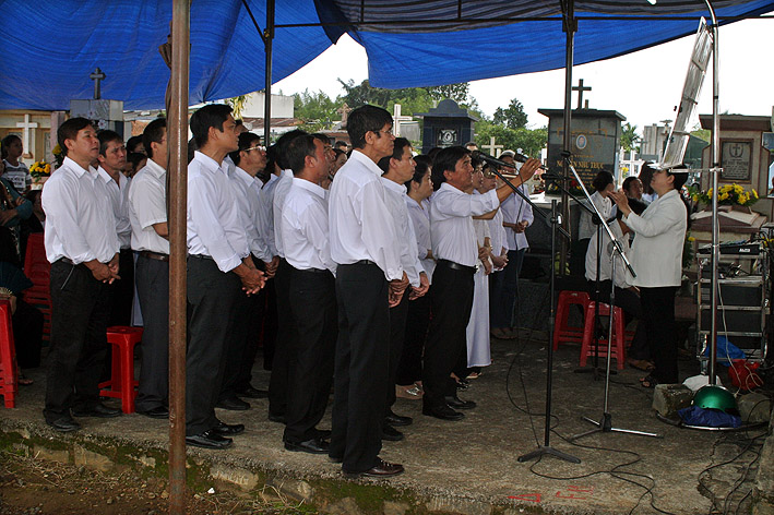 Thánh lễ cầu cho các tín hữu đã qua đời 02/11/2016